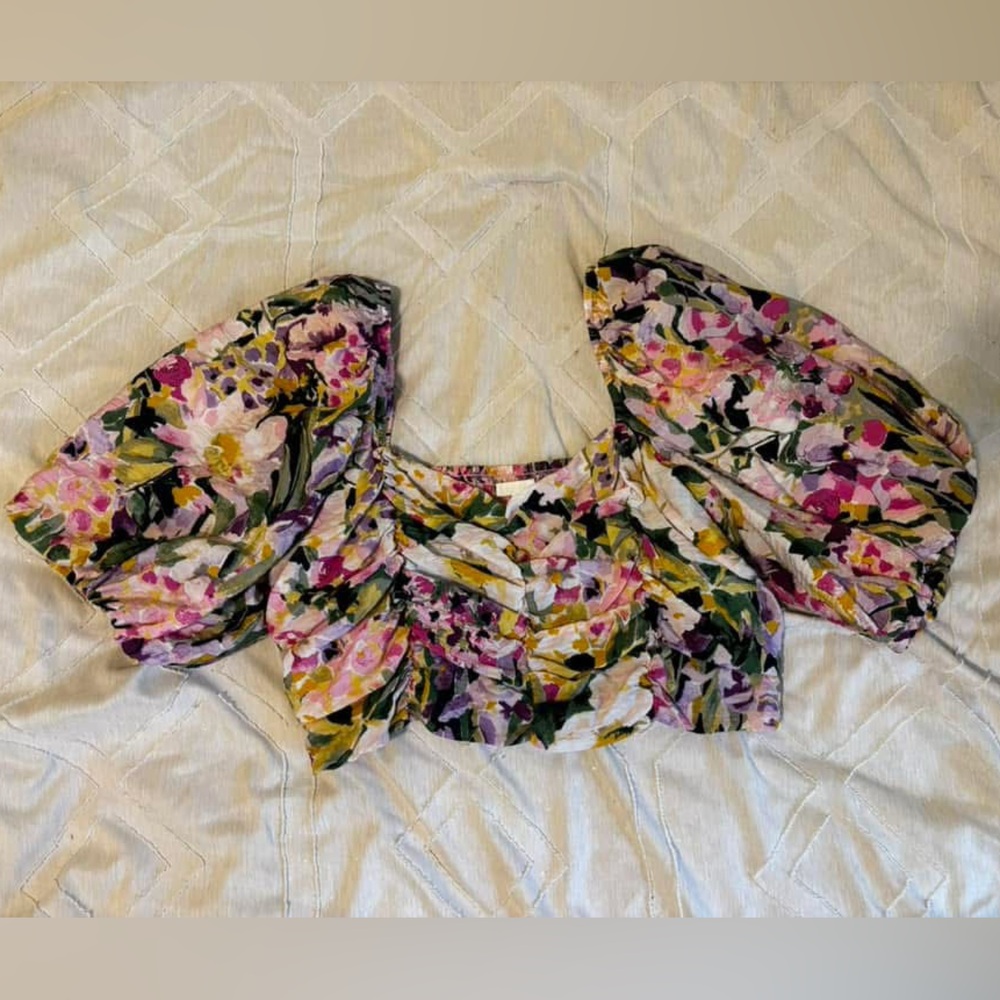 Floral Puff Sleeve Crop Top